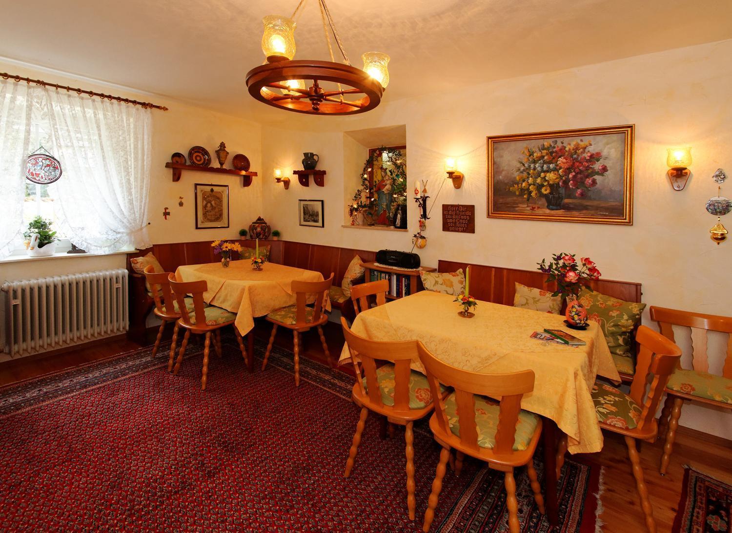 Hotel Garni Regina Гьосвайнщайн Екстериор снимка