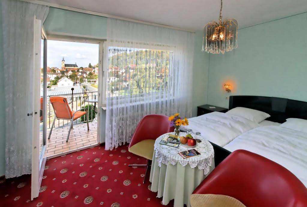 Hotel Garni Regina Гьосвайнщайн Екстериор снимка