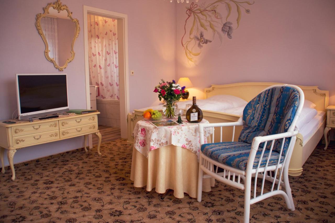 Hotel Garni Regina Гьосвайнщайн Екстериор снимка