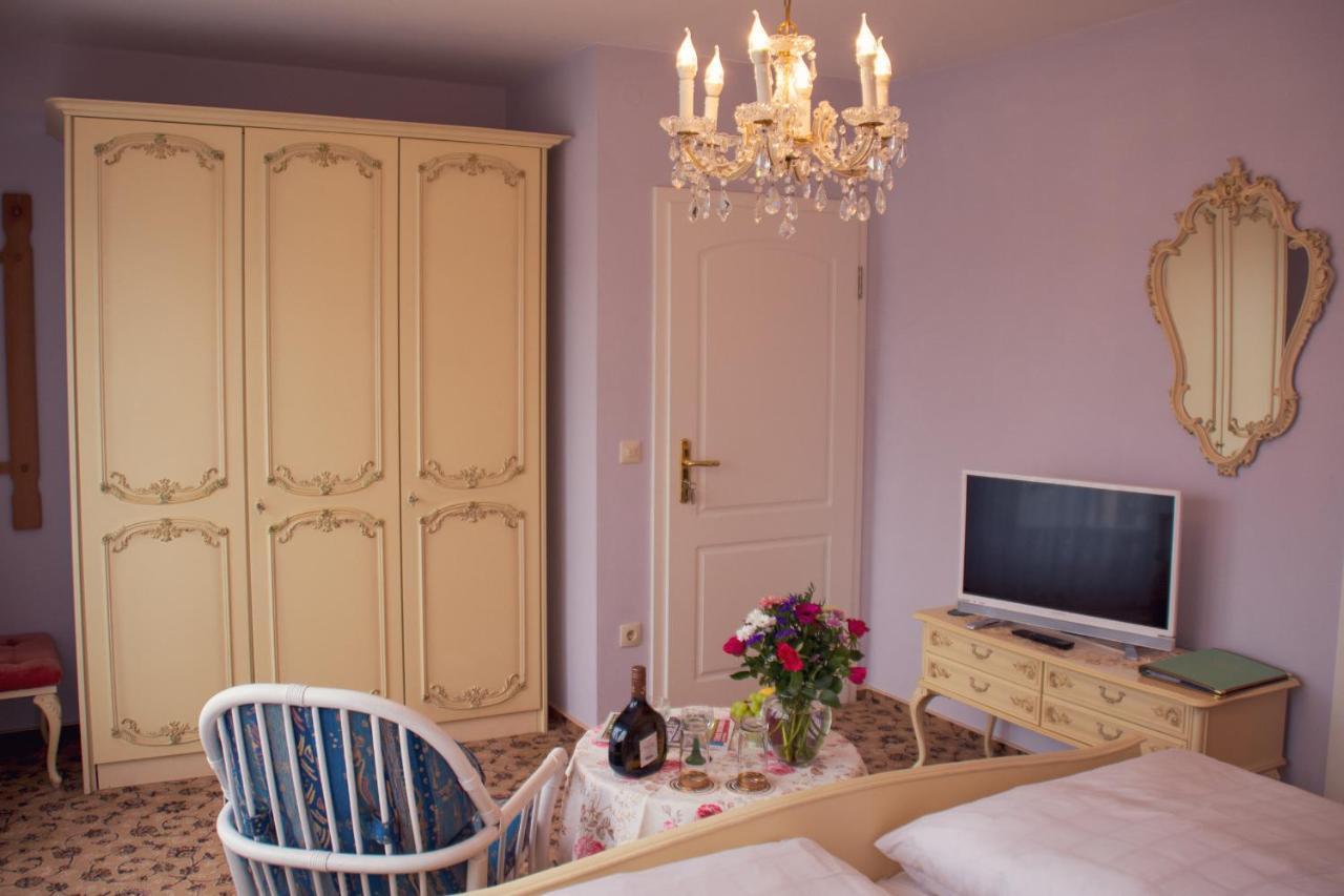 Hotel Garni Regina Гьосвайнщайн Екстериор снимка