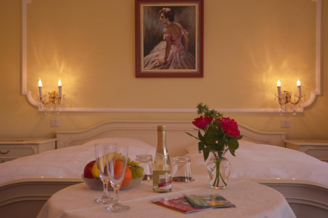 Hotel Garni Regina Гьосвайнщайн Екстериор снимка