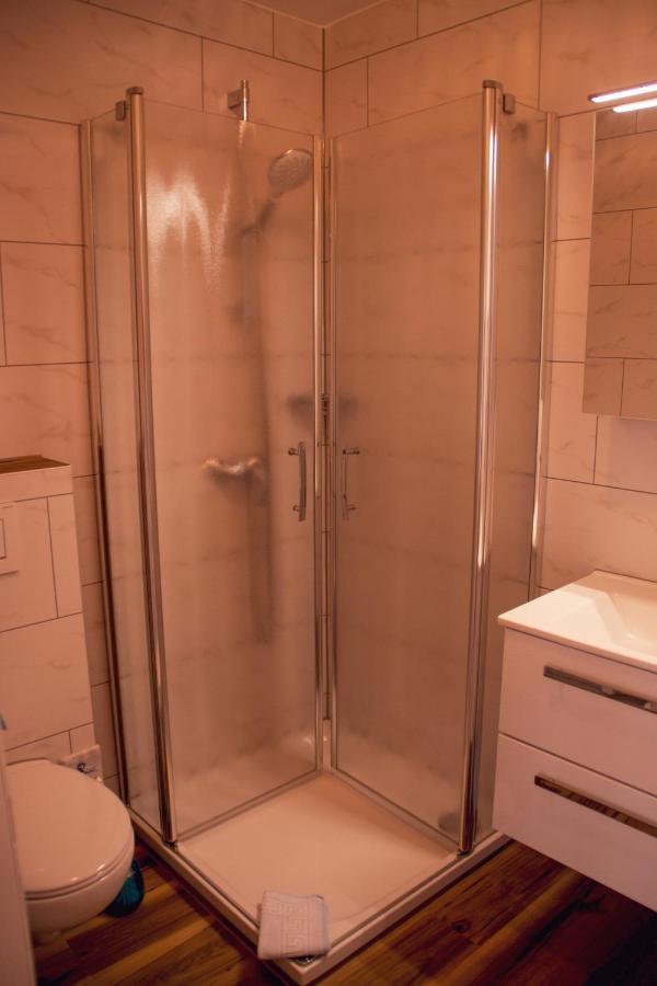 Hotel Garni Regina Гьосвайнщайн Екстериор снимка