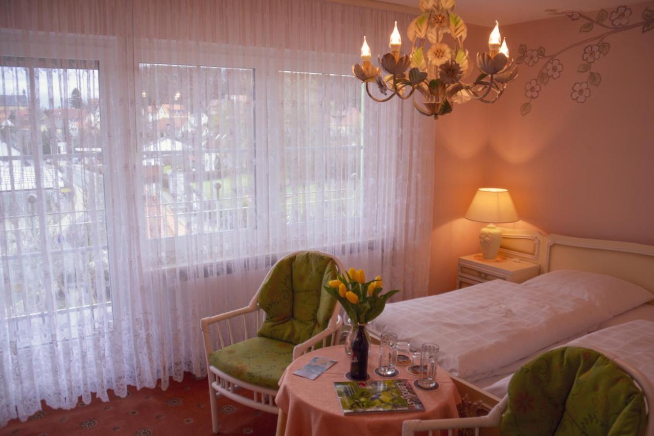 Hotel Garni Regina Гьосвайнщайн Екстериор снимка